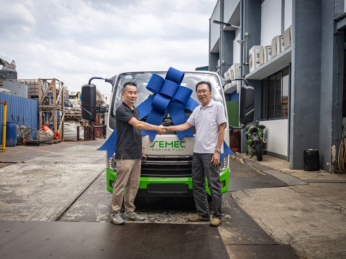 Forland truck handover with ribbon
